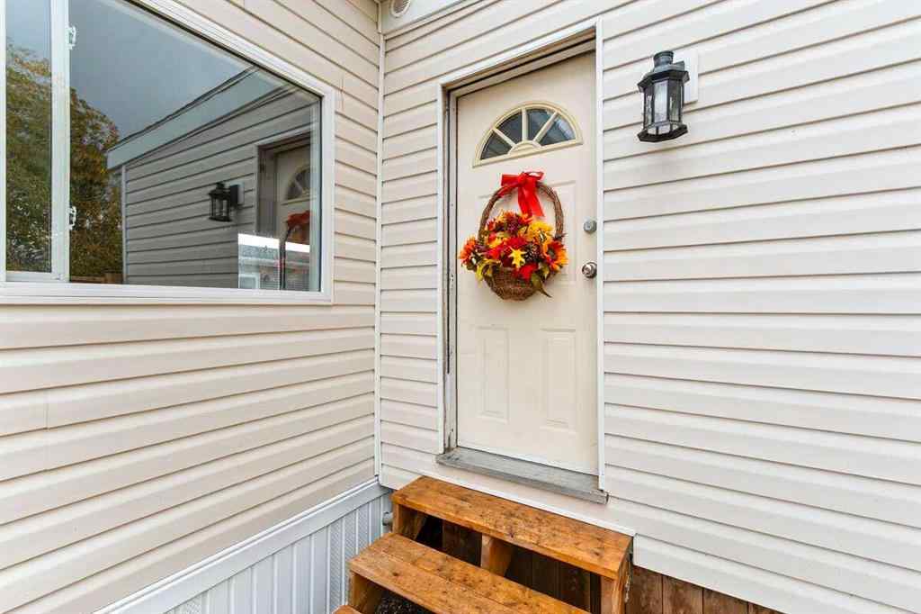 MLS® A2265726 - 5800 46 Street  in NONE Olds, Mobile