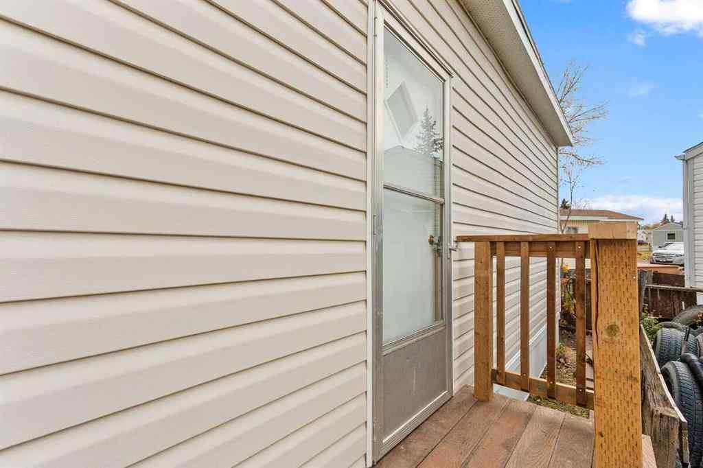 MLS® A2265726 - 5800 46 Street  in NONE Olds, Mobile