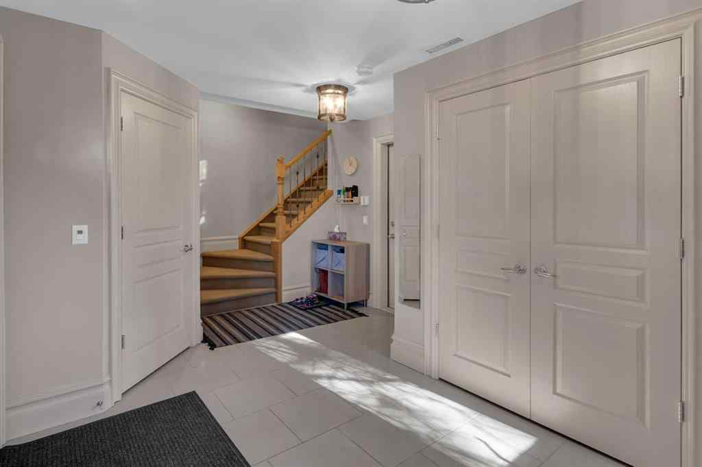 MLS® A2265731 - 1946 29 Street SW in Killarney/Glengarry Calgary, Residential