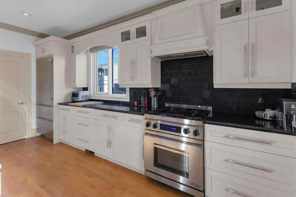 MLS® A2265731 - 1946 29 Street SW in Killarney/Glengarry Calgary, Residential