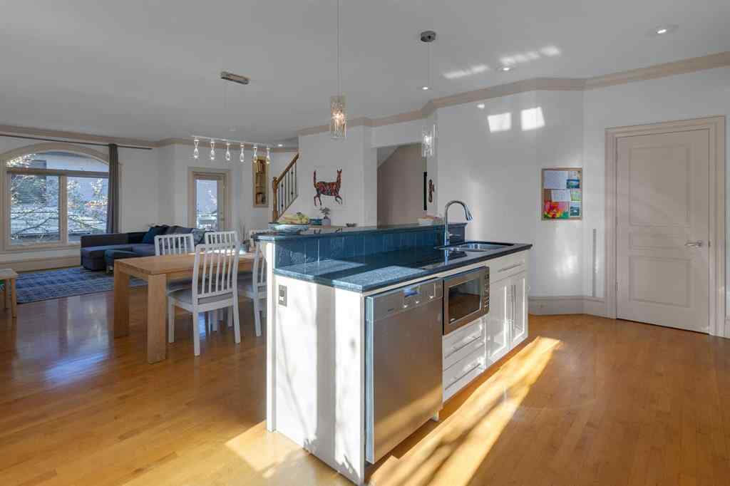 MLS® A2265731 - 1946 29 Street SW in Killarney/Glengarry Calgary, Residential