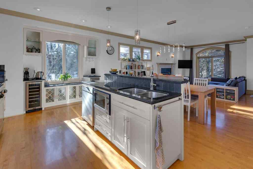 MLS® A2265731 - 1946 29 Street SW in Killarney/Glengarry Calgary, Residential