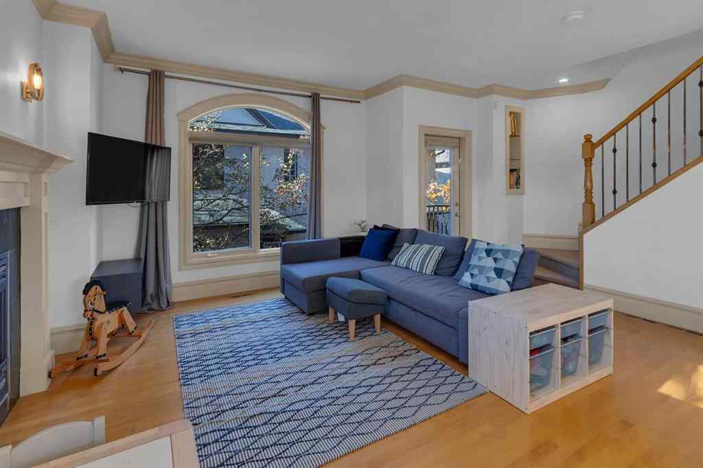 MLS® A2265731 - 1946 29 Street SW in Killarney/Glengarry Calgary, Residential