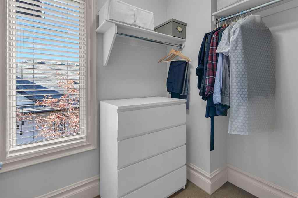 MLS® A2265731 - 1946 29 Street SW in Killarney/Glengarry Calgary, Residential