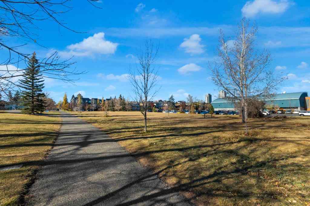 MLS® A2265731 - 1946 29 Street SW in Killarney/Glengarry Calgary, Residential