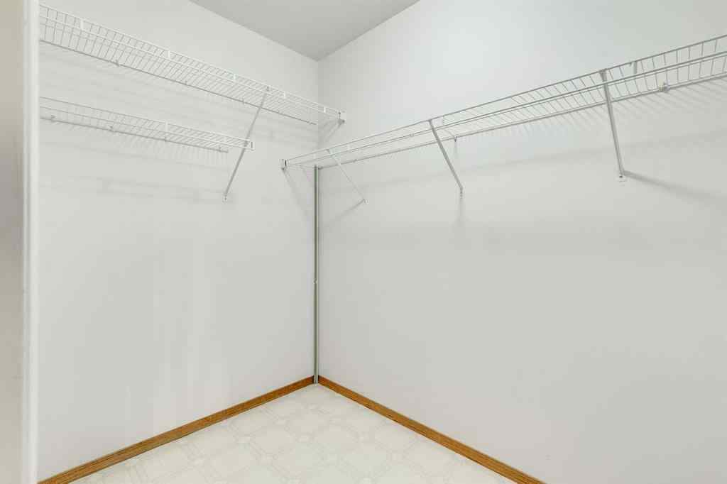 MLS® A2265745 - 31 Douglasview Park SE in Douglasdale/Glen Calgary, Residential