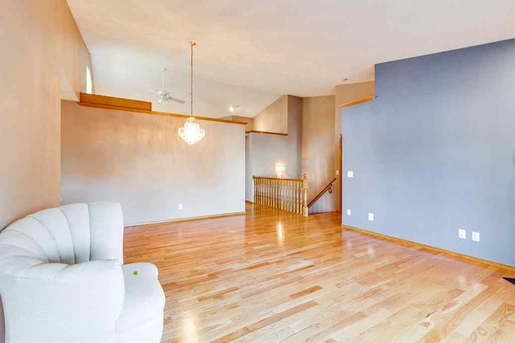 MLS® A2265745 - 31 Douglasview Park SE in Douglasdale/Glen Calgary, Residential