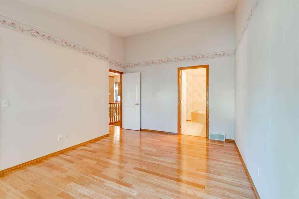 MLS® A2265745 - 31 Douglasview Park SE in Douglasdale/Glen Calgary, Residential