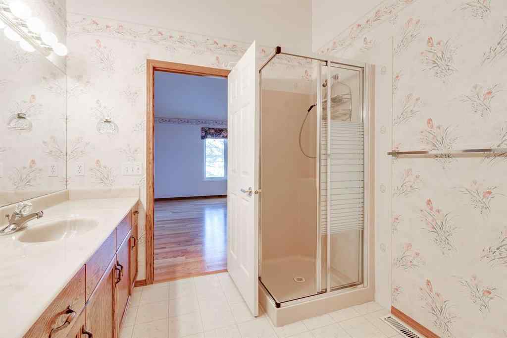 MLS® A2265745 - 31 Douglasview Park SE in Douglasdale/Glen Calgary, Residential