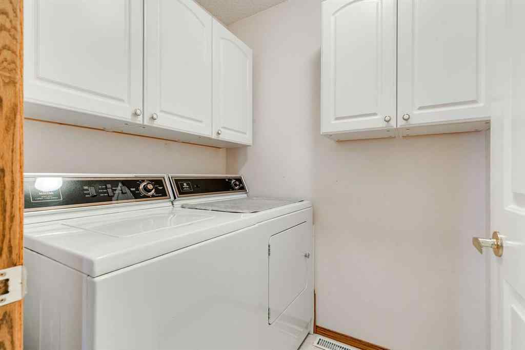 MLS® A2265745 - 31 Douglasview Park SE in Douglasdale/Glen Calgary, Residential