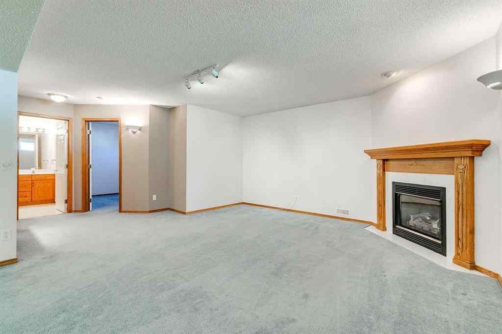 MLS® A2265745 - 31 Douglasview Park SE in Douglasdale/Glen Calgary, Residential