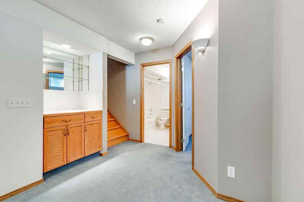 MLS® A2265745 - 31 Douglasview Park SE in Douglasdale/Glen Calgary, Residential