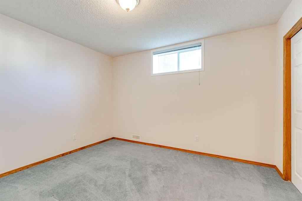 MLS® A2265745 - 31 Douglasview Park SE in Douglasdale/Glen Calgary, Residential