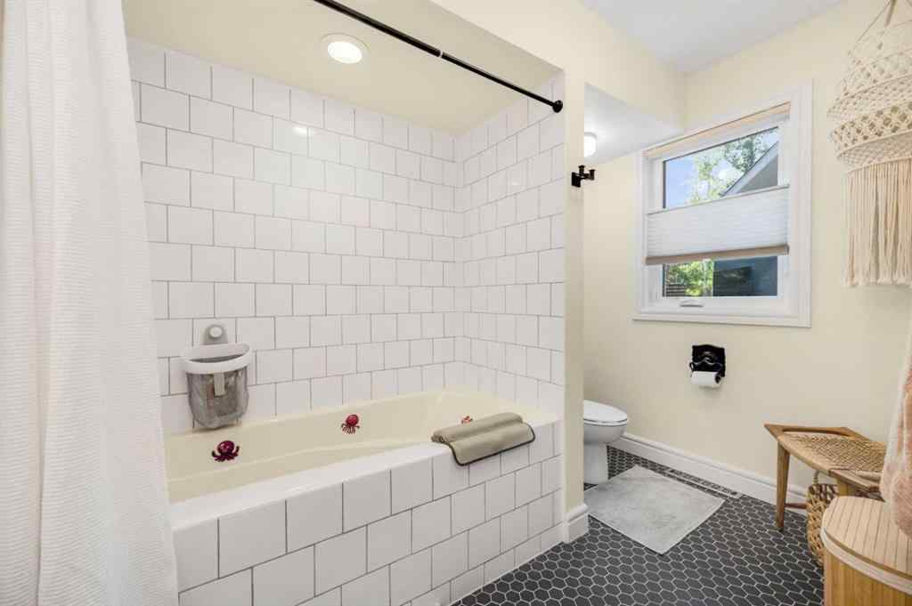 MLS® A2265747 - 8027 Churchill Drive SW in Chinook Park Calgary, Residential