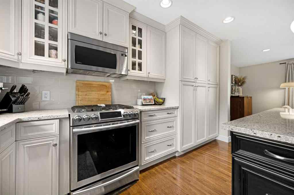 MLS® A2265747 - 8027 Churchill Drive SW in Chinook Park Calgary, Residential