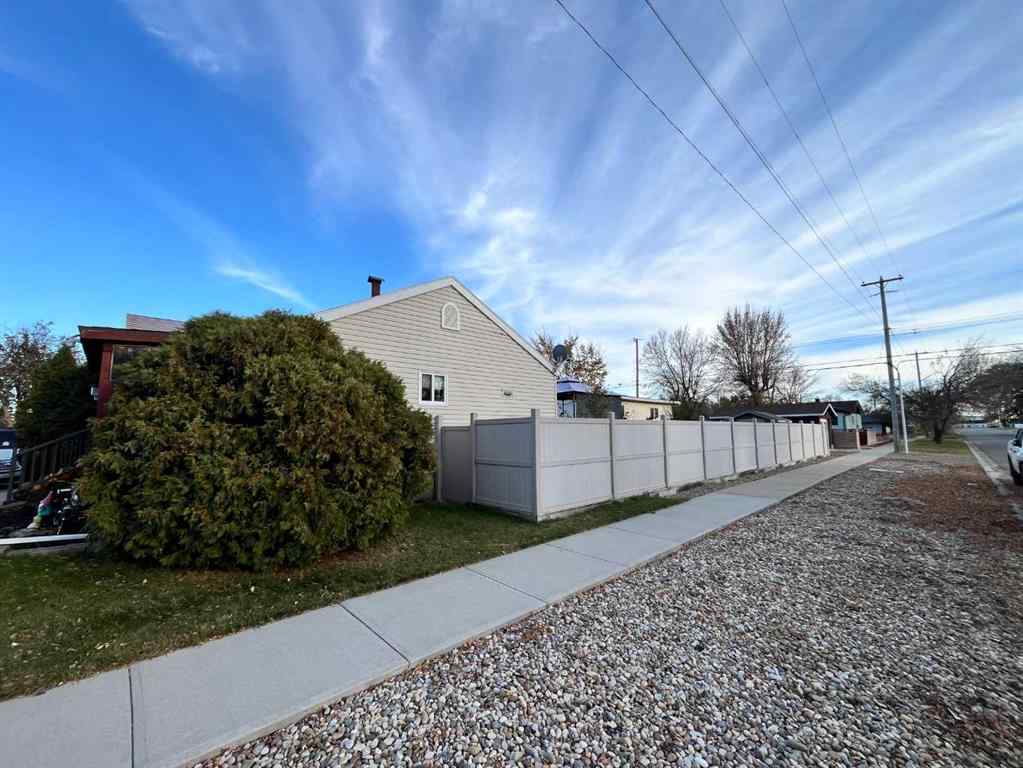 MLS® A2265754 - 5104 44 Avenue  in NONE Taber, Residential