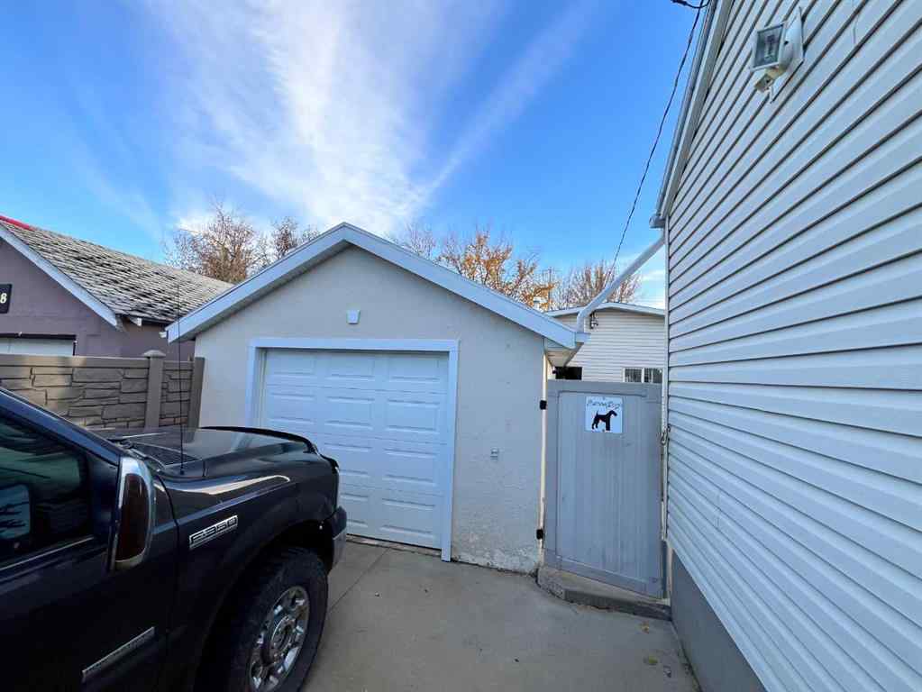 MLS® A2265754 - 5104 44 Avenue  in NONE Taber, Residential