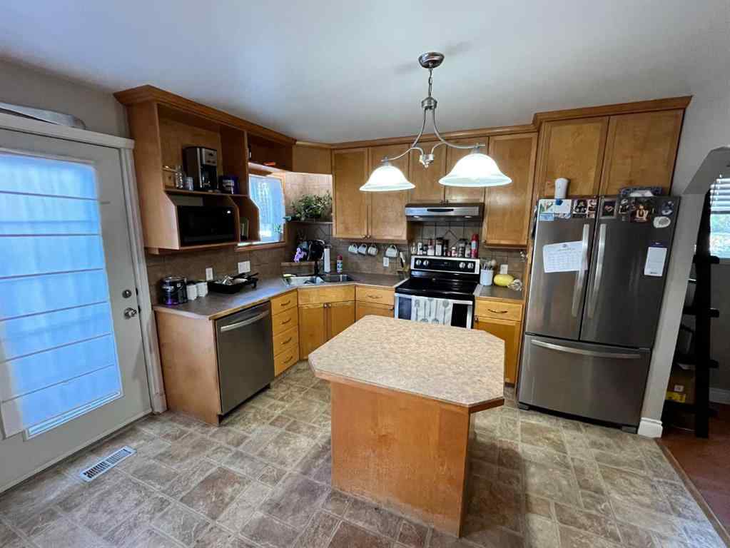 MLS® A2265754 - 5104 44 Avenue  in NONE Taber, Residential