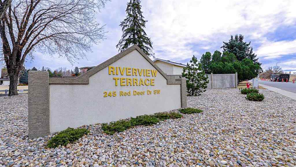 MLS® A2265763 - Unit #306 245 Red Deer Drive SW in SW Hill Medicine Hat, Residential