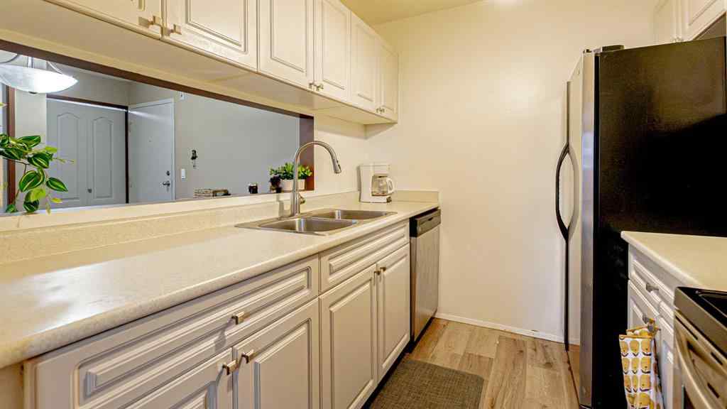 MLS® A2265763 - Unit #306 245 Red Deer Drive SW in SW Hill Medicine Hat, Residential