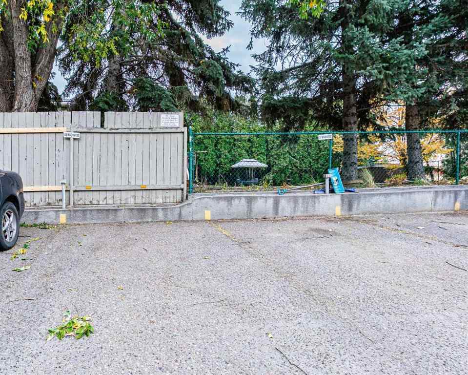 MLS® A2265763 - Unit #306 245 Red Deer Drive SW in SW Hill Medicine Hat, Residential