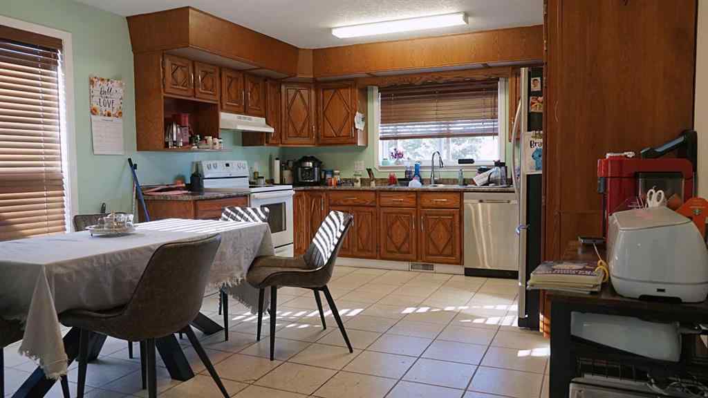 MLS® A2265765 - 216 Third Avenue N in Marwayne Marwayne, Residential