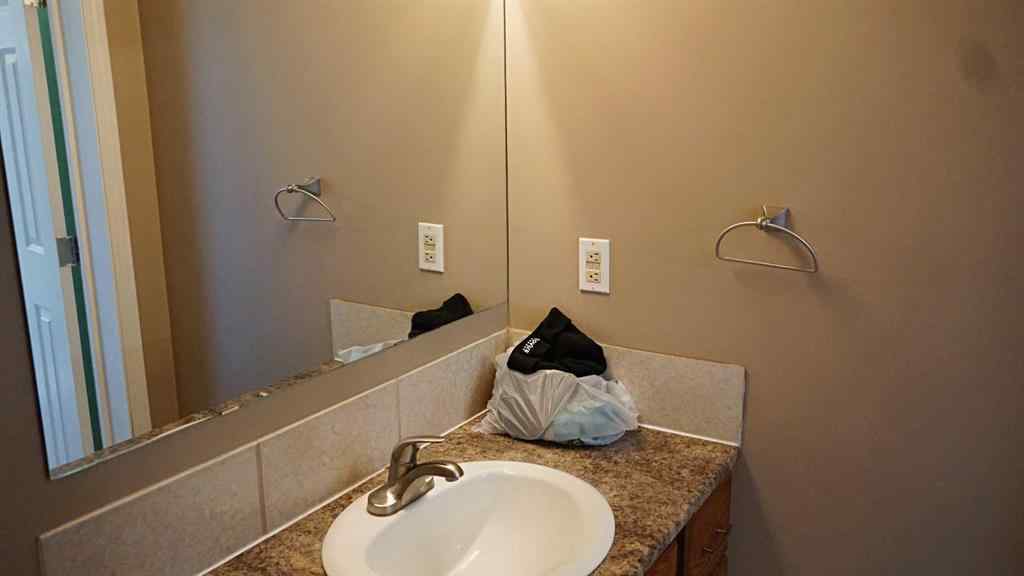 MLS® A2265765 - 216 Third Avenue N in Marwayne Marwayne, Residential