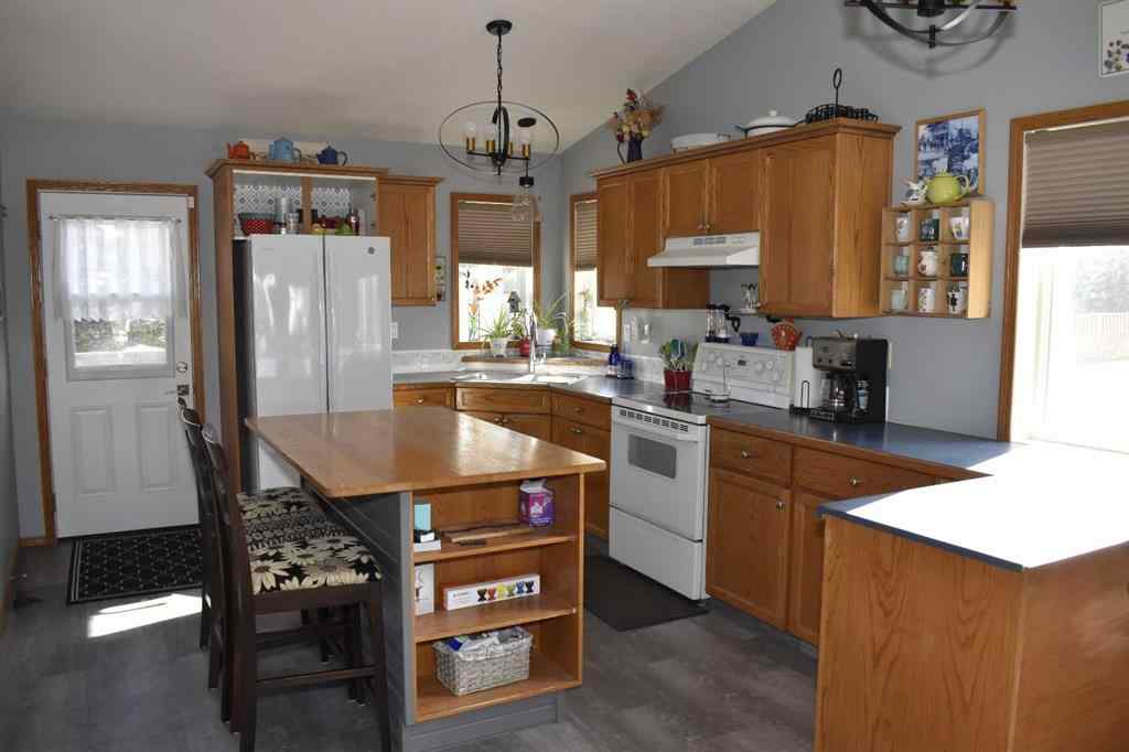 MLS® A2265767 - 4923 55 Street  in NONE Alix, Residential