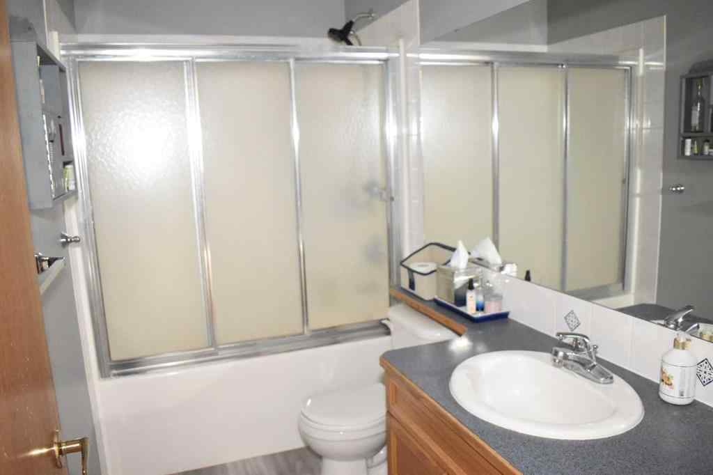 MLS® A2265767 - 4923 55 Street  in NONE Alix, Residential