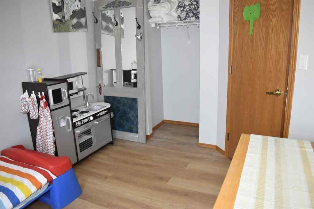 MLS® A2265767 - 4923 55 Street  in NONE Alix, Residential