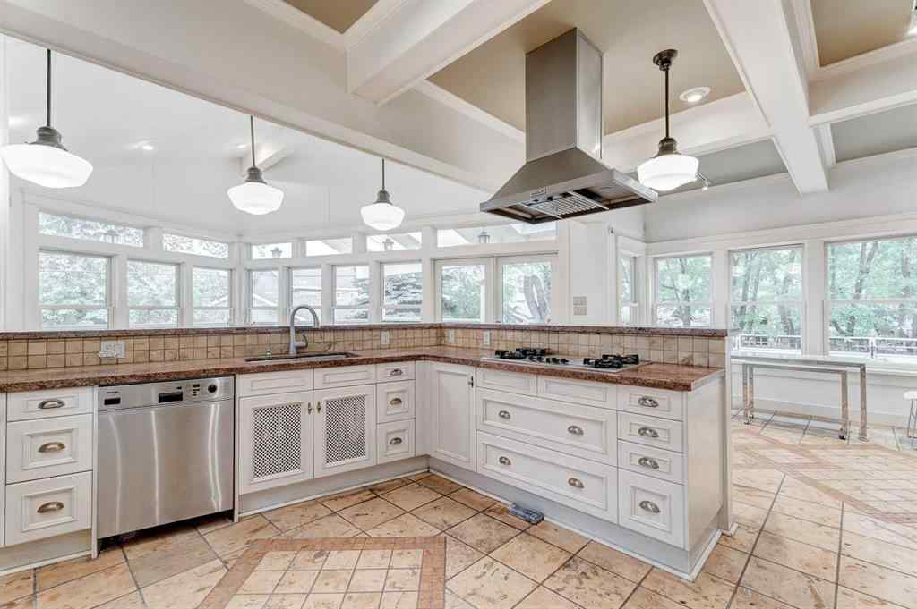 MLS® A2265777 - 342 SUPERIOR Avenue SW in Scarboro Calgary, Residential