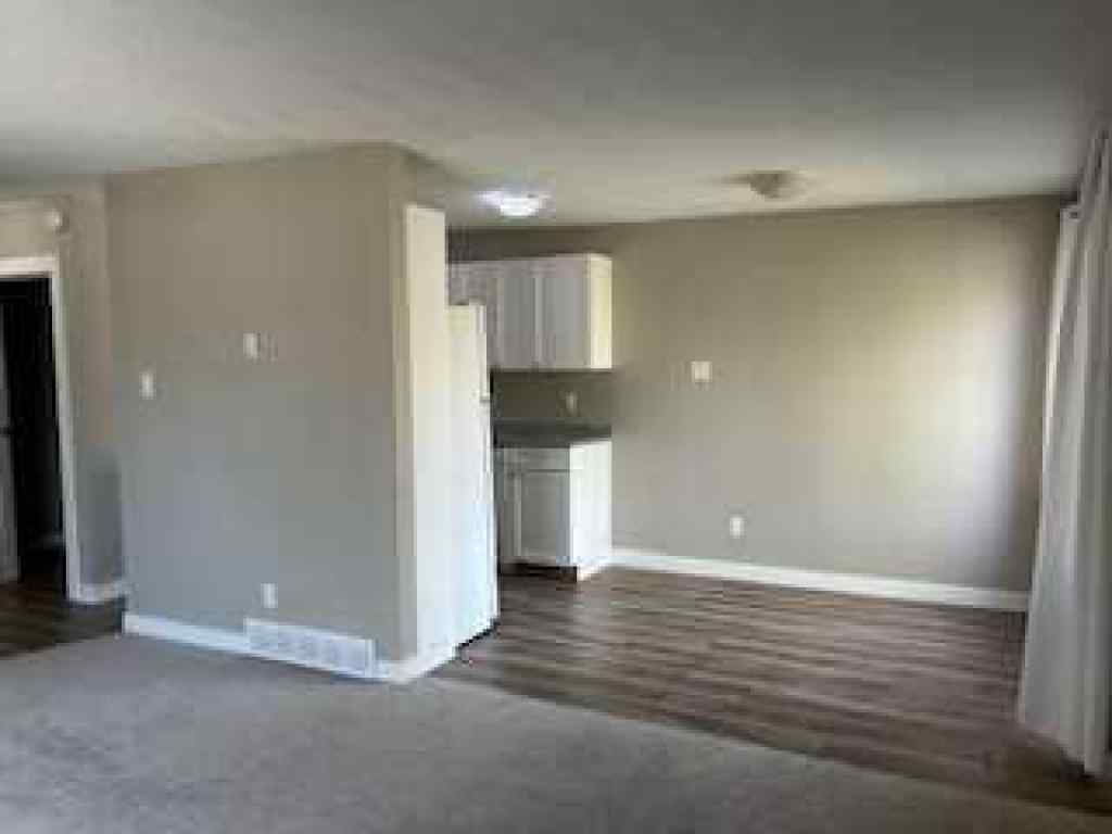 MLS® A2265783 - 1123 Mckinnon Drive NE in Mayland Heights Calgary, Commercial