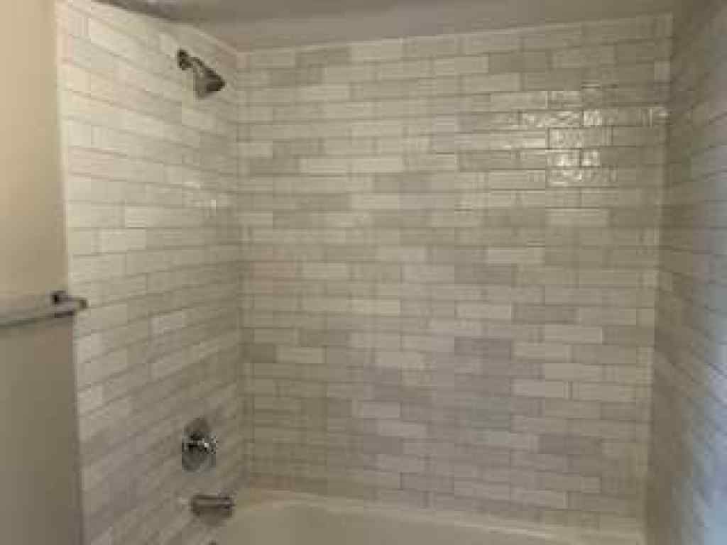 MLS® A2265783 - 1123 Mckinnon Drive NE in Mayland Heights Calgary, Commercial