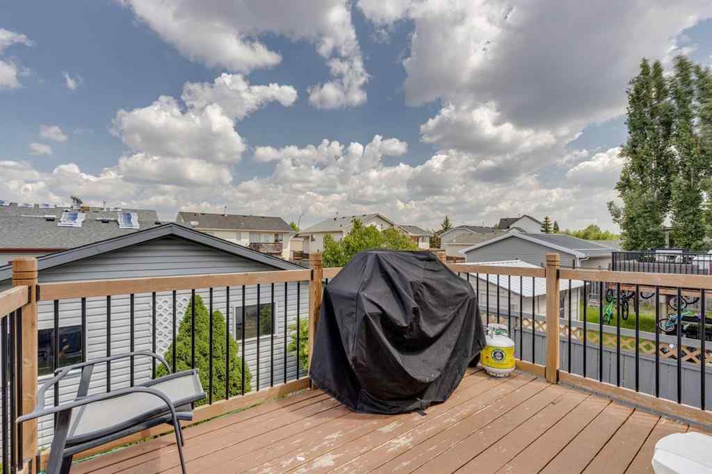 MLS® A2265790 - 1656 Strathcona Gate  in Strathaven Strathmore, Residential