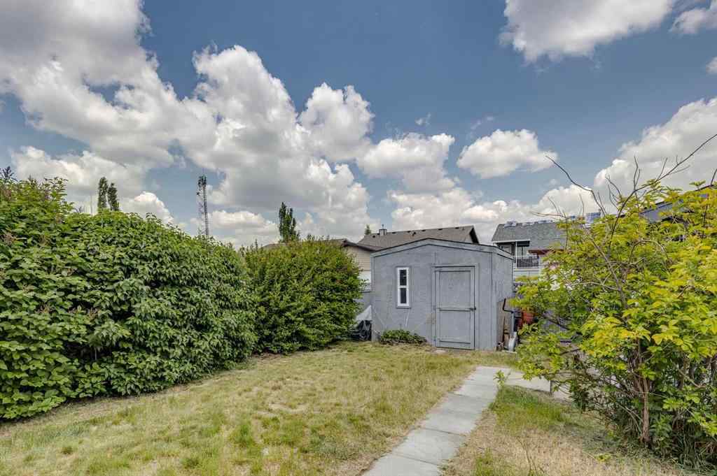 MLS® A2265790 - 1656 Strathcona Gate  in Strathaven Strathmore, Residential