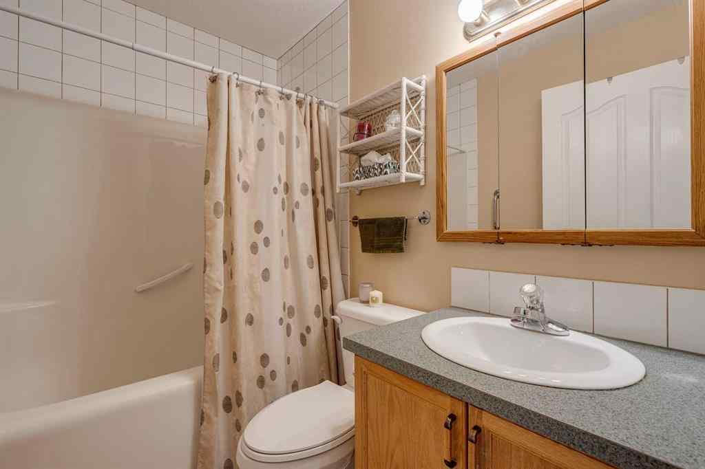 MLS® A2265790 - 1656 Strathcona Gate  in Strathaven Strathmore, Residential