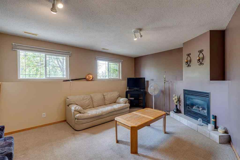 MLS® A2265790 - 1656 Strathcona Gate  in Strathaven Strathmore, Residential