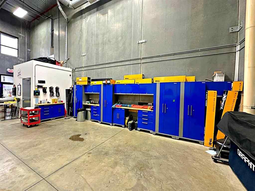 MLS® A2265793 - Unit #305 400 Mackenzie Boulevard  in Mackenzie Park Fort McMurray, Commercial