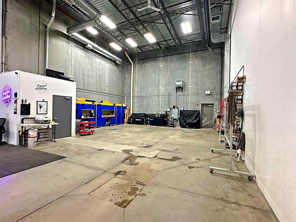 MLS® A2265793 - Unit #305 400 Mackenzie Boulevard  in Mackenzie Park Fort McMurray, Commercial