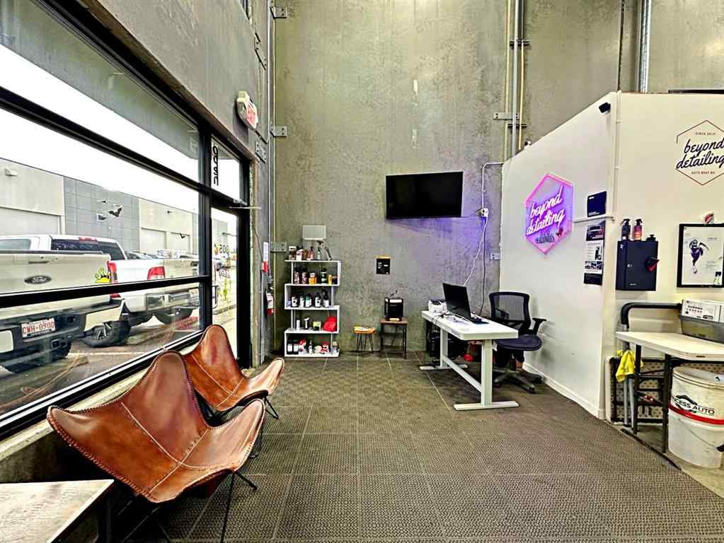 MLS® A2265793 - Unit #305 400 Mackenzie Boulevard  in Mackenzie Park Fort McMurray, Commercial