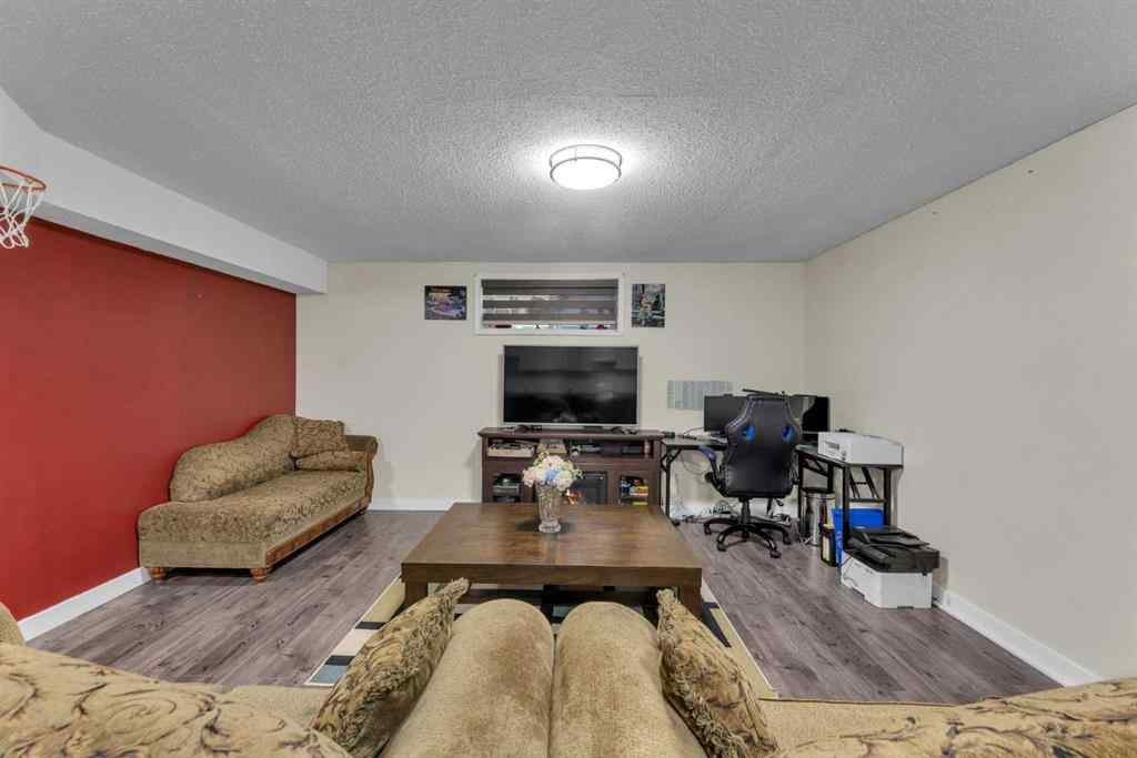 MLS® A2265795 - 138 Saddlecrest Park NE in Saddle Ridge Calgary, Residential