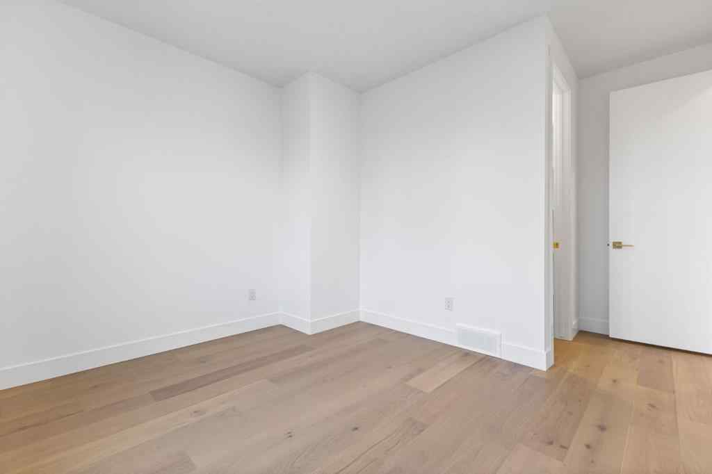 MLS® A2265798 - 4418 8 Avenue SW in Rosscarrock Calgary, Residential