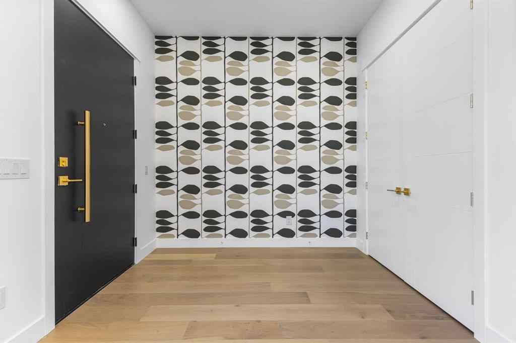 MLS® A2265798 - 4418 8 Avenue SW in Rosscarrock Calgary, Residential