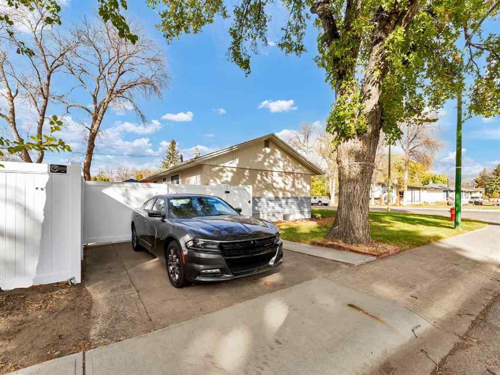 MLS® A2265802 - 699 14 Street NE in Northeast Crescent Heights Medicine Hat, Residential