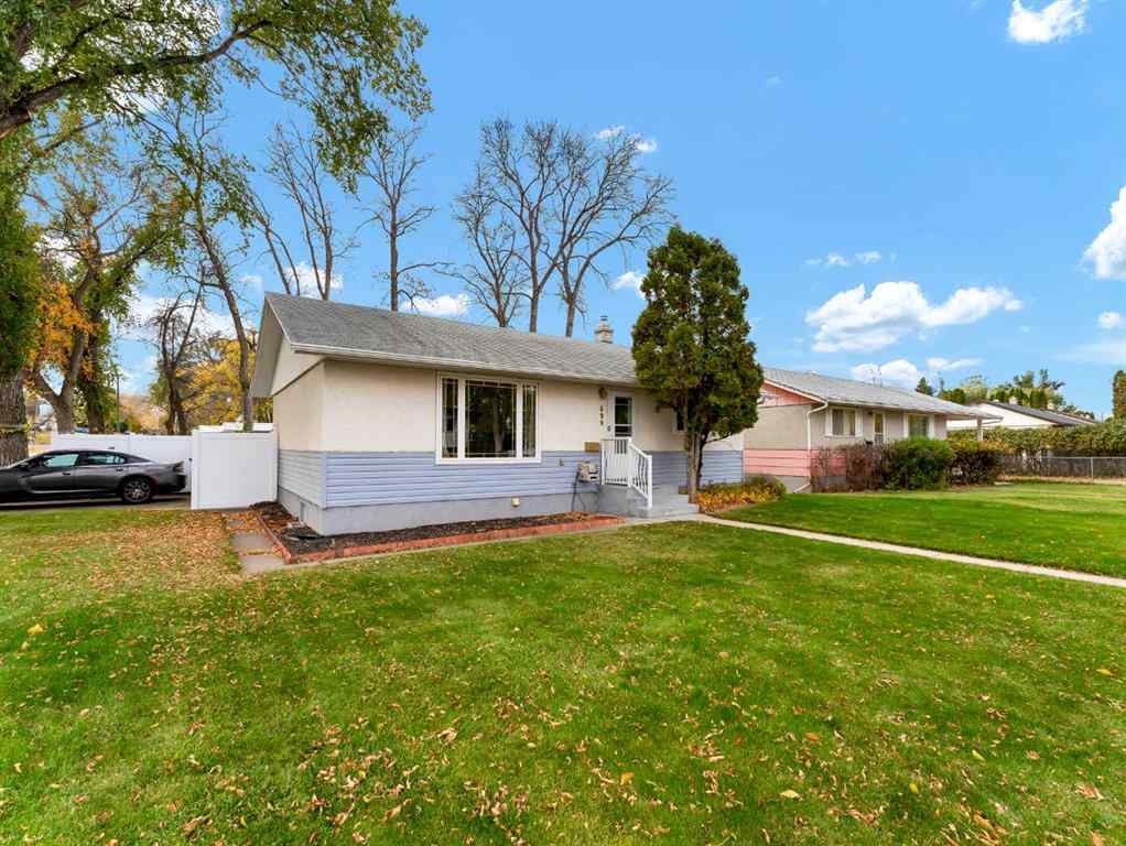 MLS® A2265802 - 699 14 Street NE in Northeast Crescent Heights Medicine Hat, Residential