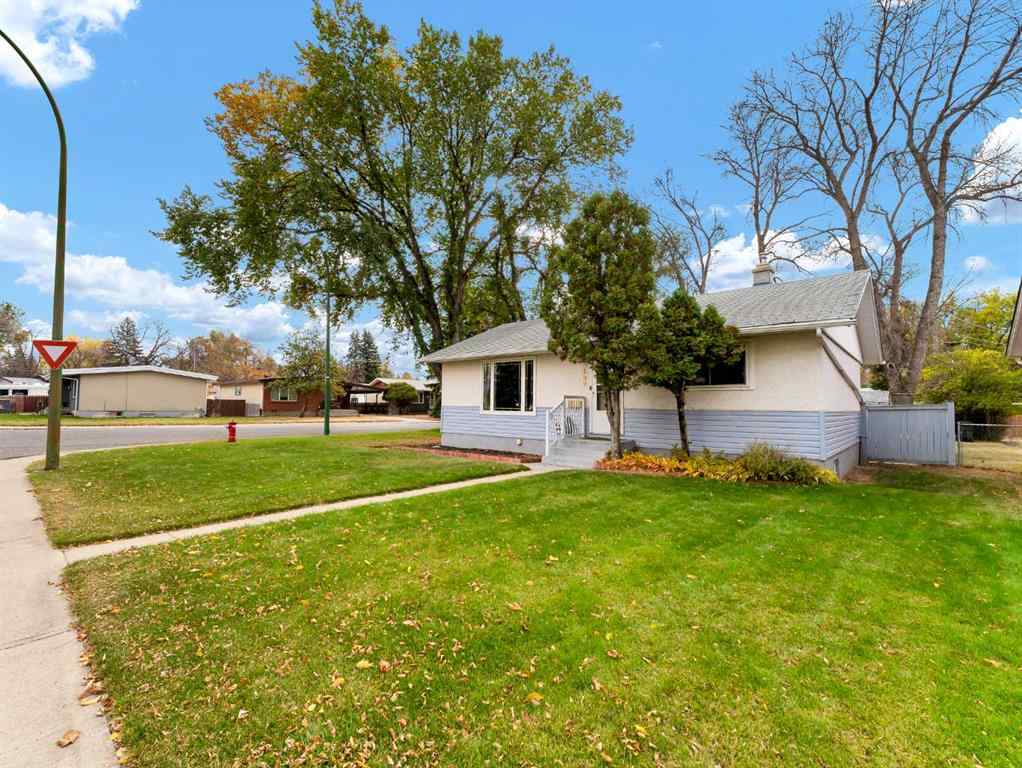 MLS® A2265802 - 699 14 Street NE in Northeast Crescent Heights Medicine Hat, Residential