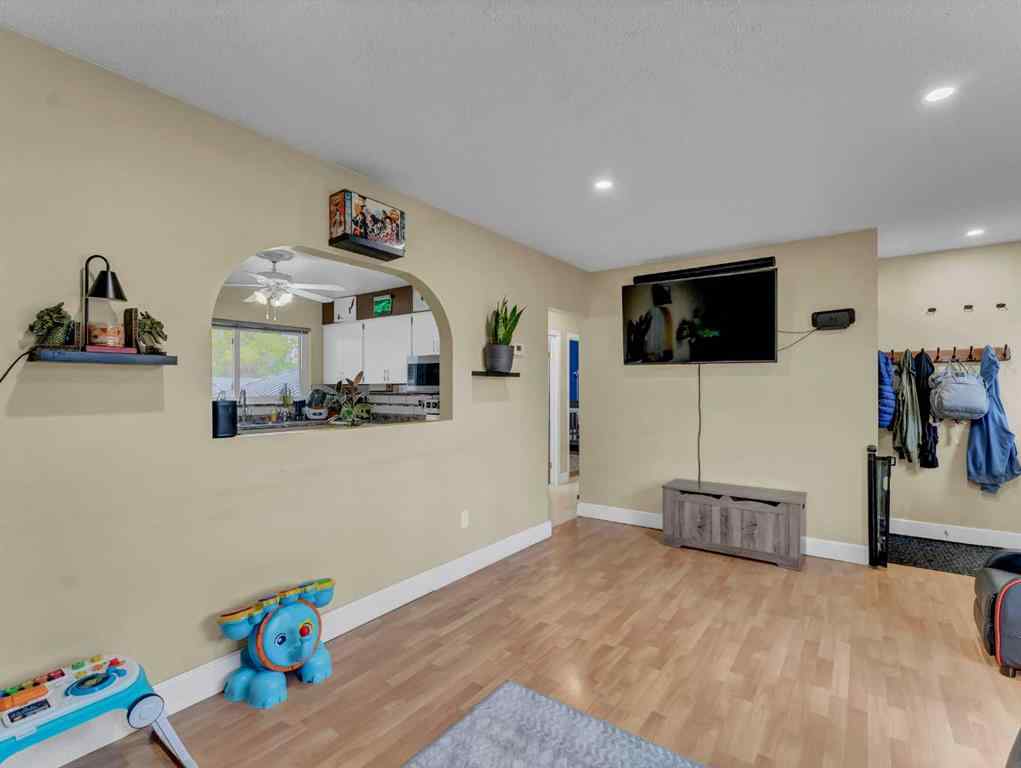 MLS® A2265802 - 699 14 Street NE in Northeast Crescent Heights Medicine Hat, Residential