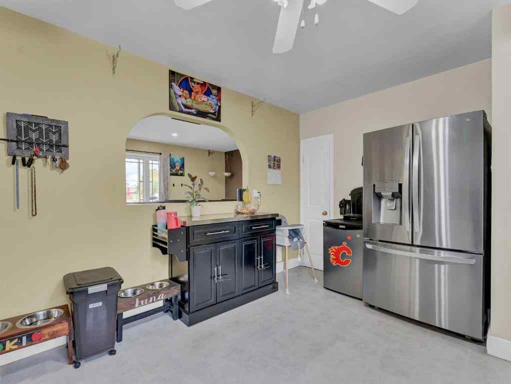 MLS® A2265802 - 699 14 Street NE in Northeast Crescent Heights Medicine Hat, Residential