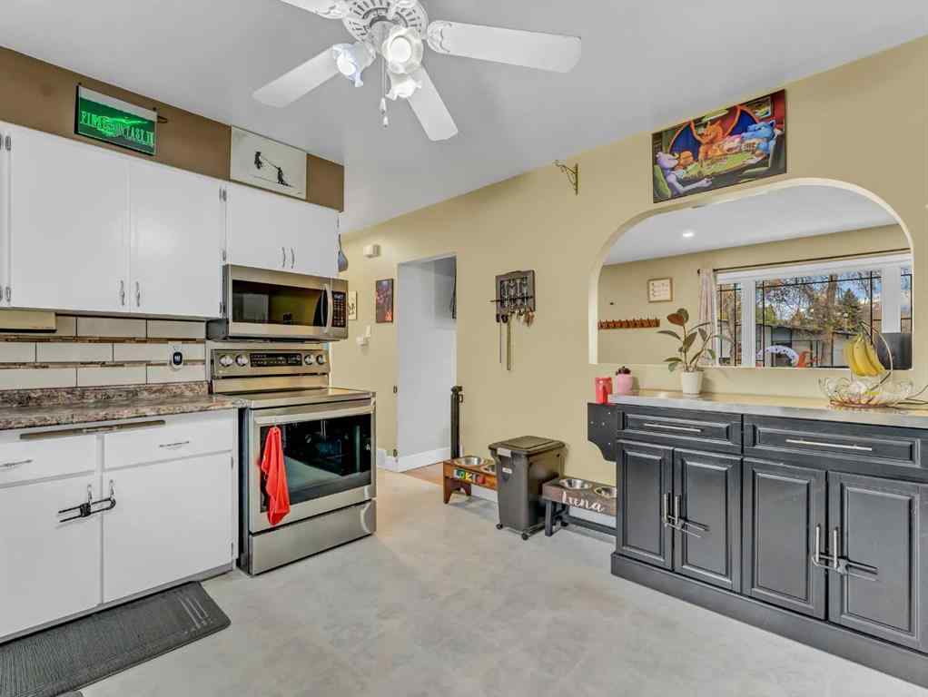 MLS® A2265802 - 699 14 Street NE in Northeast Crescent Heights Medicine Hat, Residential