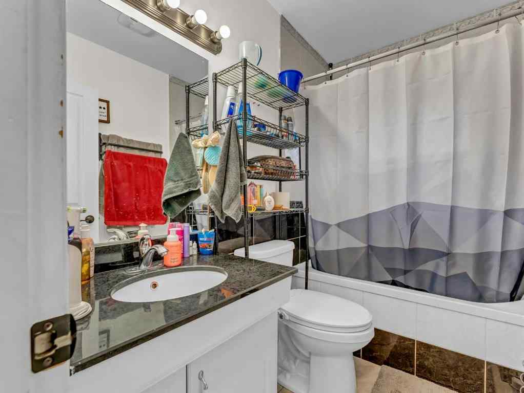 MLS® A2265802 - 699 14 Street NE in Northeast Crescent Heights Medicine Hat, Residential